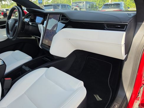 Used 2020 Tesla Model X Long Range AWD/4WD image 16