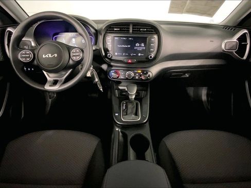 Certified 2025 Kia Soul LX FWD image 15