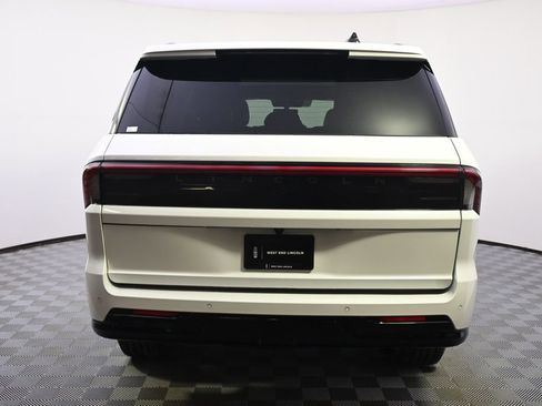 New 2026 Lincoln Navigator Reserve w/ Jet Appearance Package image 5