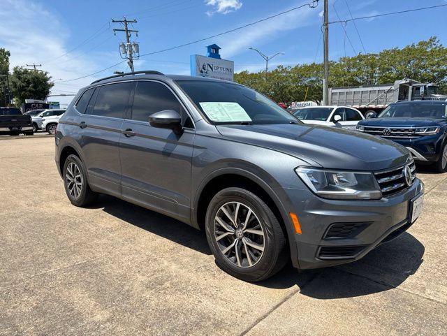 Used 2019 Volkswagen Tiguan SEL R-Line AWD/4WD image 3