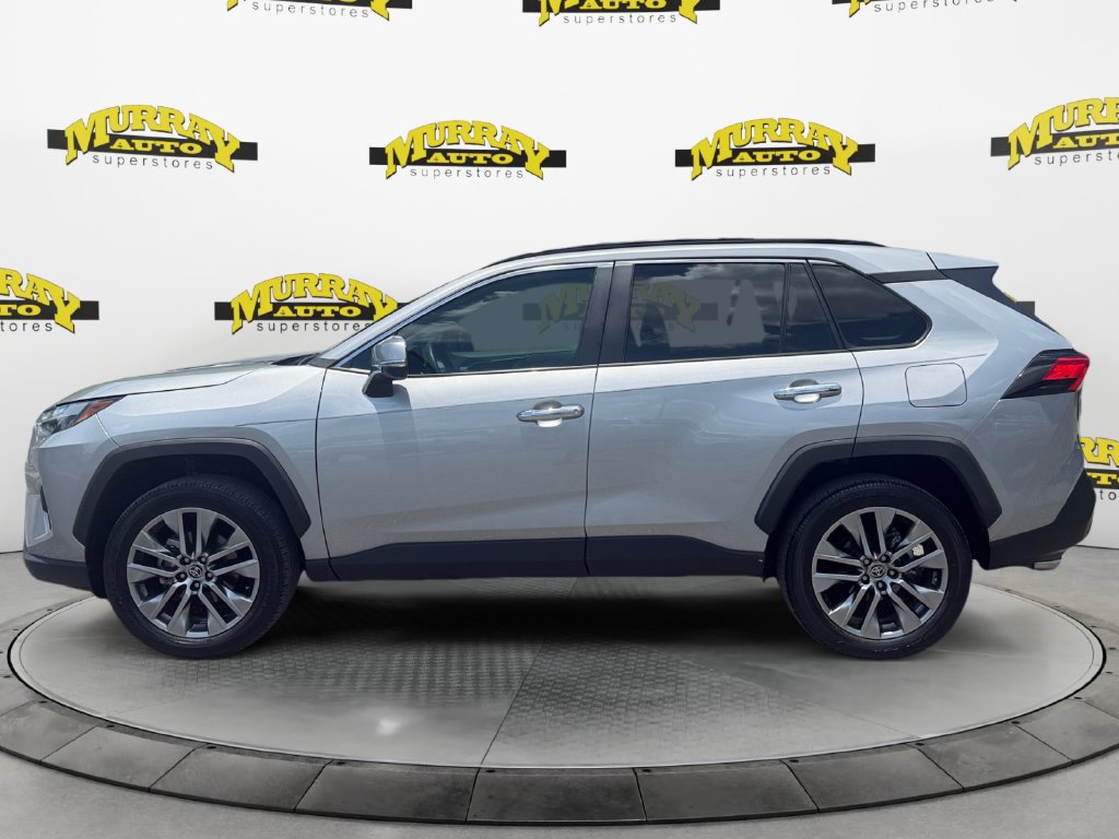 Used 2022 Toyota RAV4 XLE Premium AWD/4WD image 2