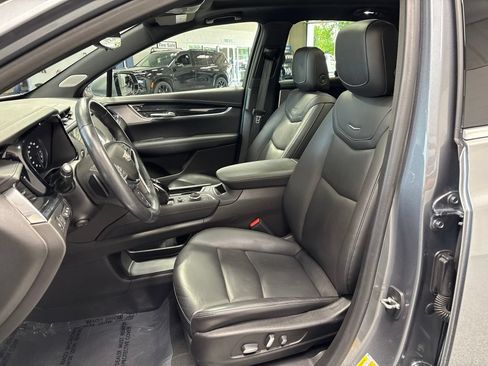 Used 2022 Cadillac XT5 Premium Luxury w/ Technology Package AWD/4WD image 10