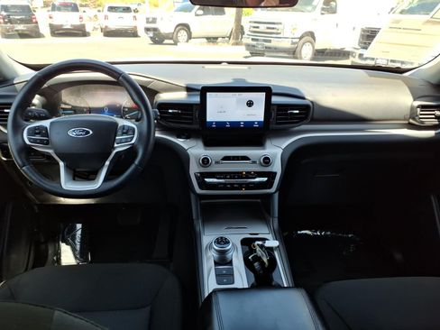 Certified 2023 Ford Explorer XLT RWD image 19