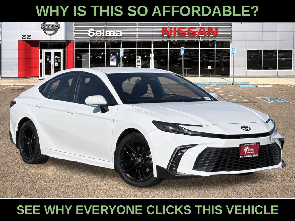 Used 2025 Toyota Camry SE FWD image 1