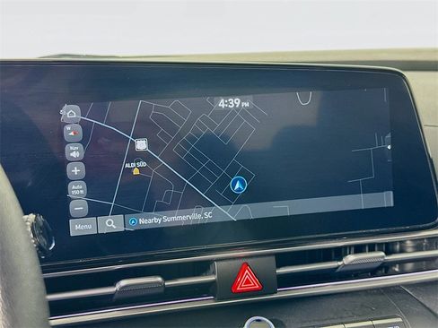 Used 2024 Hyundai Elantra SEL image 27