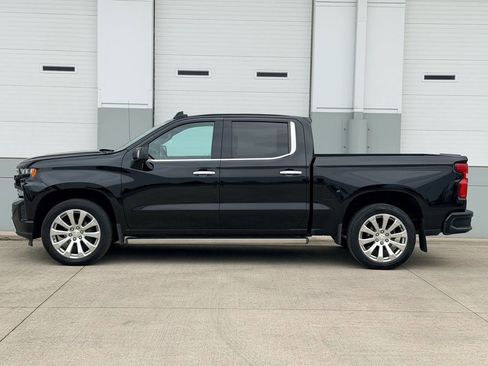Used 2019 Chevrolet Silverado 1500 High Country w/ Technology Package AWD/4WD image 2