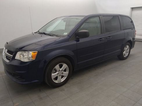 Used 2017 Dodge Grand Caravan SE w/ Power Window Group FWD image 2