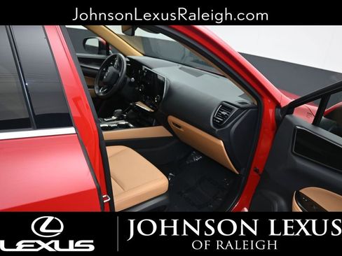 Used 2025 Lexus NX 250 FWD w/ Towing Package (2000 Lbs) image 10