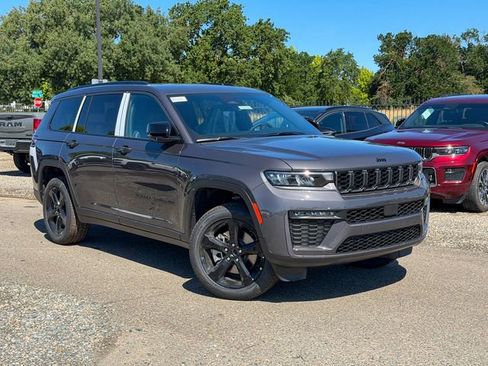 New 2026 Jeep Grand Cherokee L Limited AWD/4WD image 2