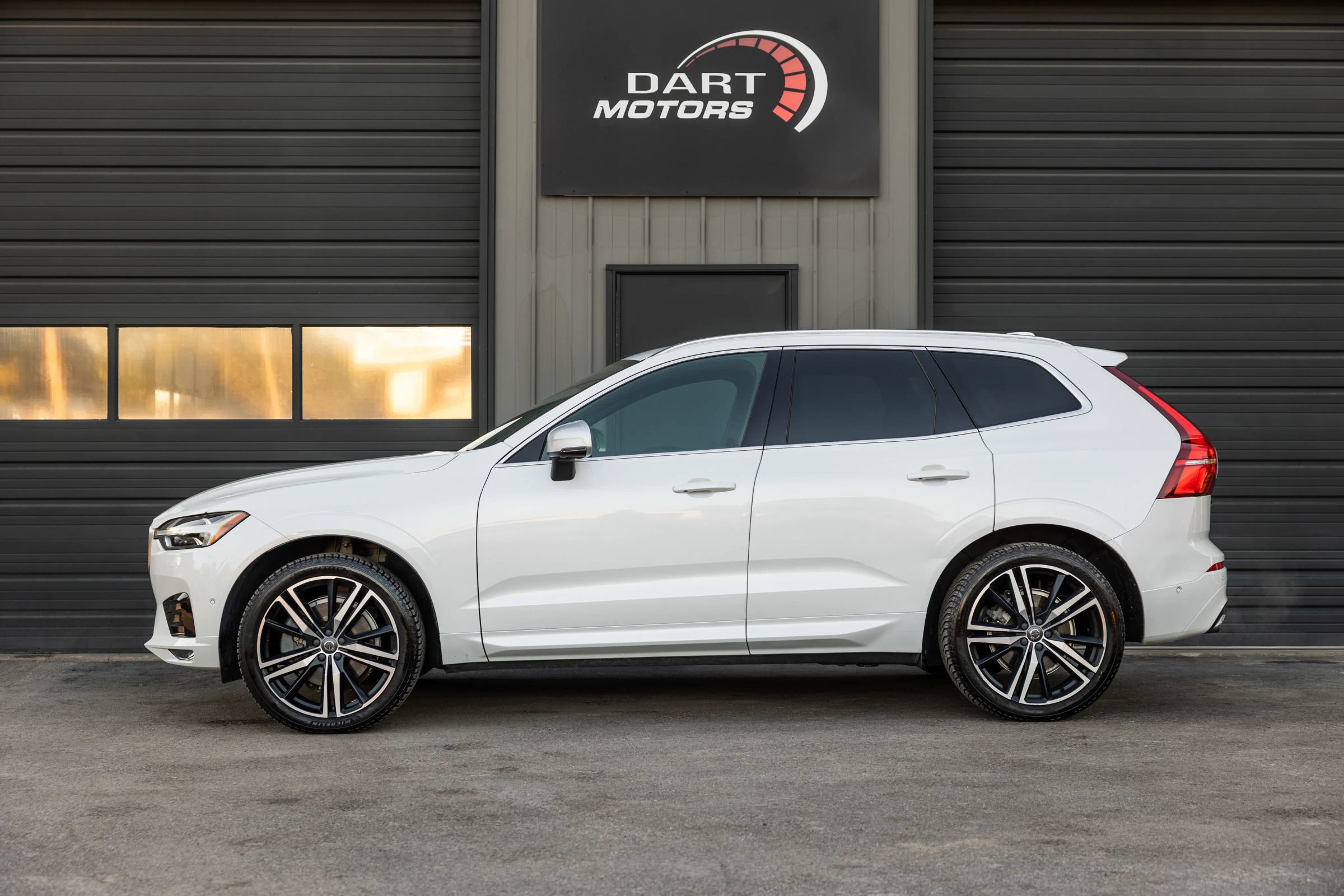 Used 2019 Volvo XC60 T6 R-Design AWD/4WD image 4