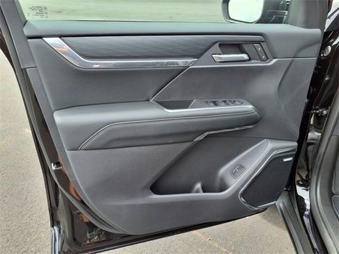 New 2026 GMC Acadia Elevation image 13