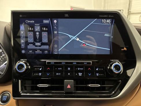 Used 2021 Toyota Highlander Platinum image 10