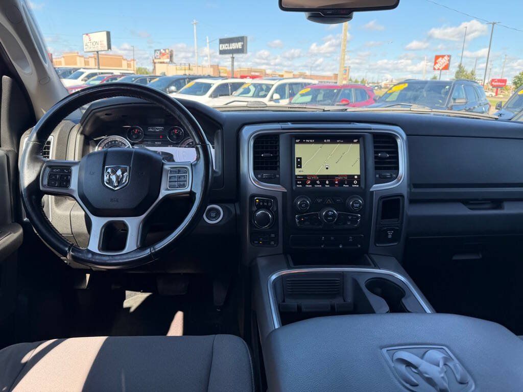 Used 2022 RAM 1500 Classic SLT w/ Electronics Convenience Group AWD/4WD image 39