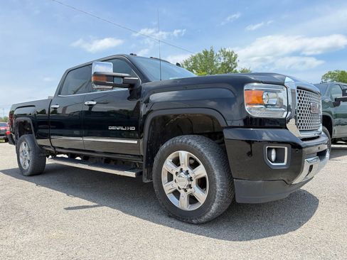 Used 2017 GMC Sierra 2500 Denali AWD/4WD image 7