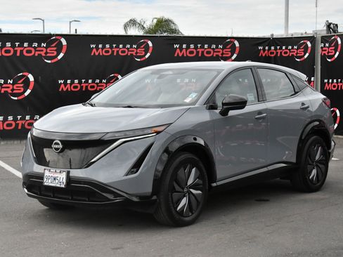 Used 2024 Nissan Ariya AWD image 3