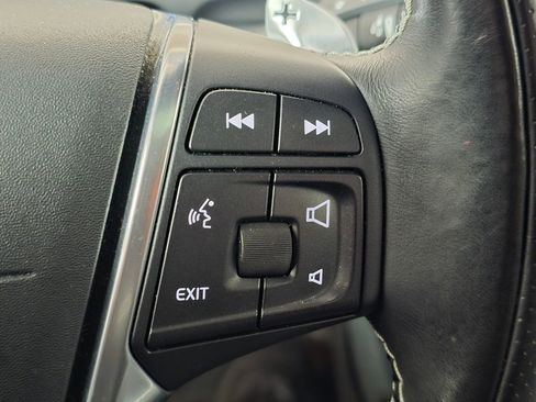 Used 2015 Volvo V60 T6 R-Design Platinum image 32