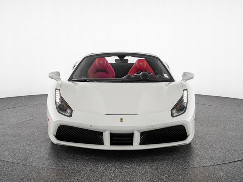 Used 2018 Ferrari 488 Spider RWD image 9