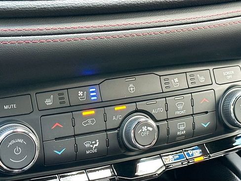 Used 2025 Dodge Durango R/T image 20