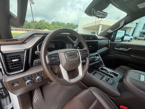 Used 2024 GMC Sierra 2500 Denali w/ Denali Reserve Package AWD/4WD image 18