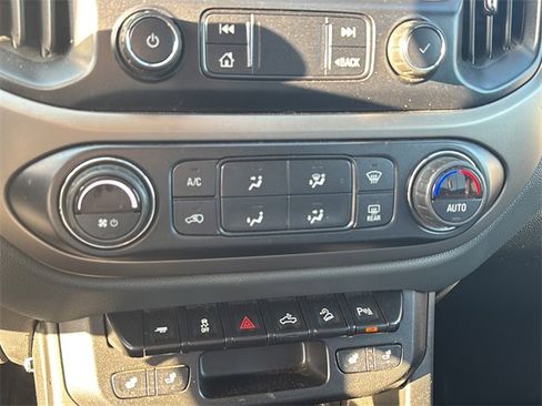 Used 2020 Chevrolet Colorado Z71 image 31