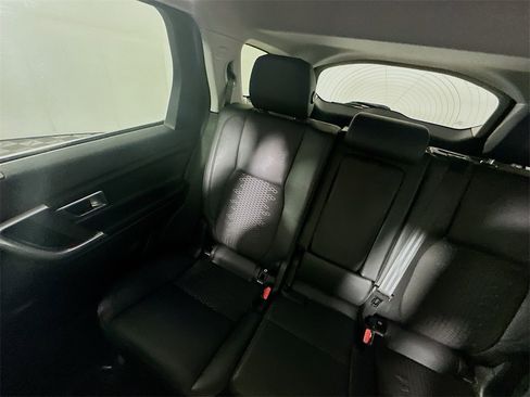 Used 2019 Land Rover Discovery Sport SE image 12