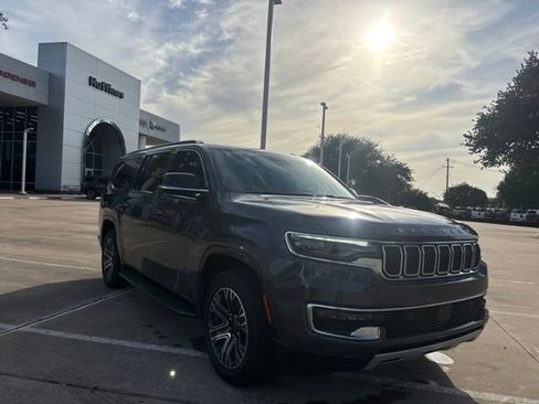 Used 2024 Jeep Wagoneer L Series II w/ Flexible Seating Group AWD/4WD image 1