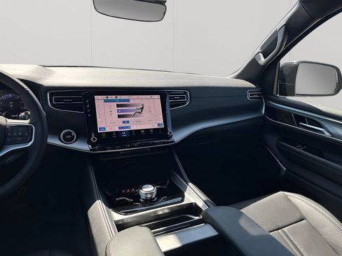 New 2026 Jeep Grand Wagoneer Limited AWD/4WD image 26