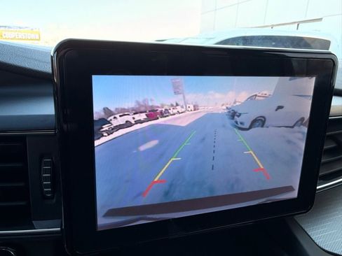 Used 2020 Ford Explorer XLT w/ Equipment Group 202A image 18