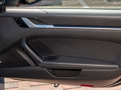 Used 2021 Porsche 911 Carrera 4S w/ Sport Package image 21