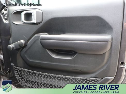 Used 2018 Jeep Wrangler Unlimited Sport AWD/4WD image 8