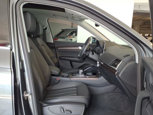 Used 2023 Audi Q5 2.0T Premium w/ Convenience Package AWD/4WD image 21