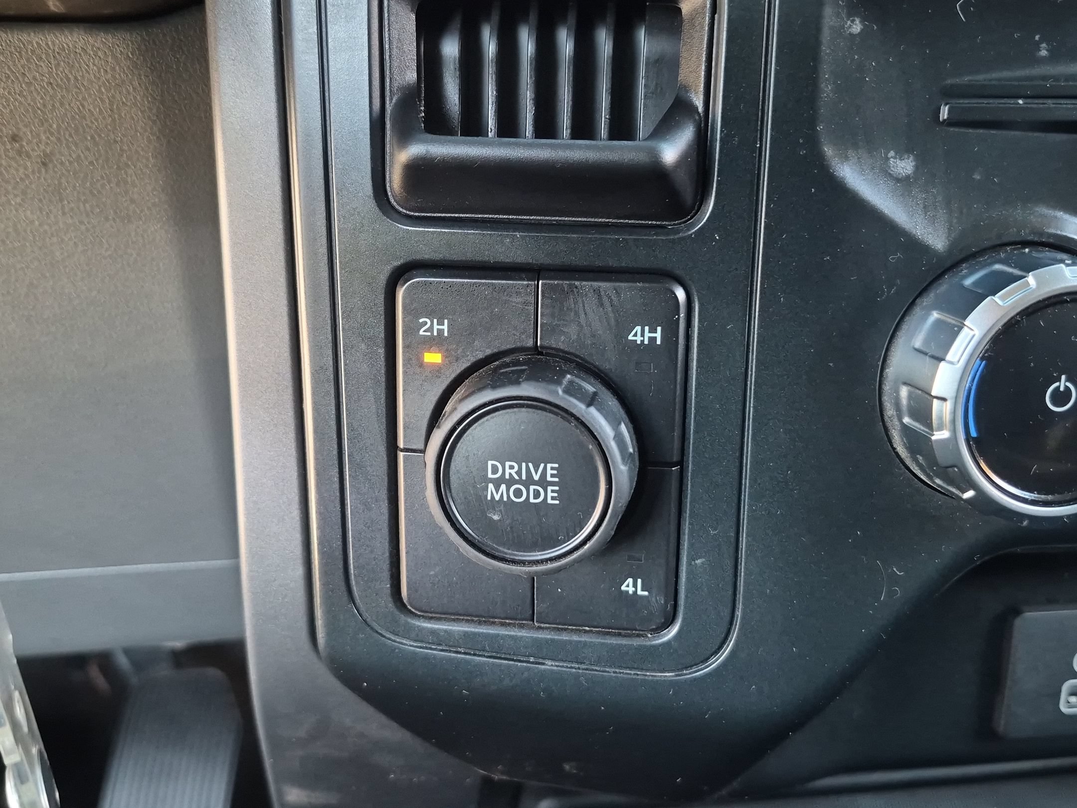 Used 2025 Ford F150 XLT w/ Equipment Group 301A Standard AWD/4WD image 19