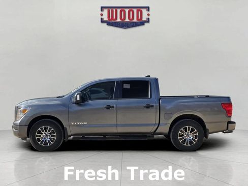 Used 2024 Nissan Titan SV w/ SV Convenience Package image 4