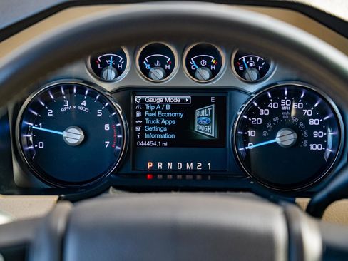 Used 2014 Ford F250 Lariat w/ Lariat Interior Package image 15