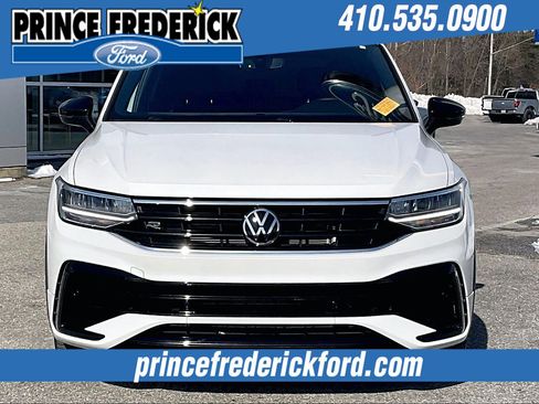 Used 2022 Volkswagen Tiguan SE R-Line image 2