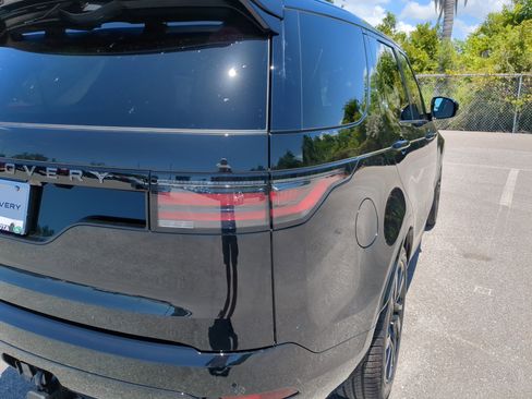 New 2025 Land Rover Discovery Dynamic SE image 10