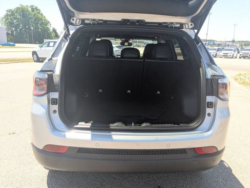 Used 2025 Jeep Compass Limited AWD/4WD image 32