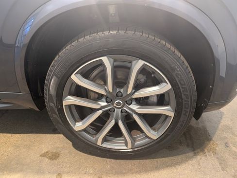 Used 2019 Volvo XC90 T6 Momentum w/ Protection Package Premier image 7