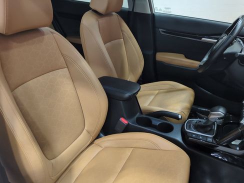 Used 2024 Kia Seltos EX AWD/4WD image 10
