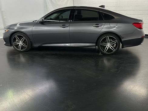 Certified 2022 Honda Accord Touring image 2