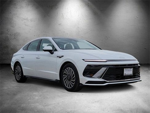 New 2026 Hyundai Sonata Limited image 2