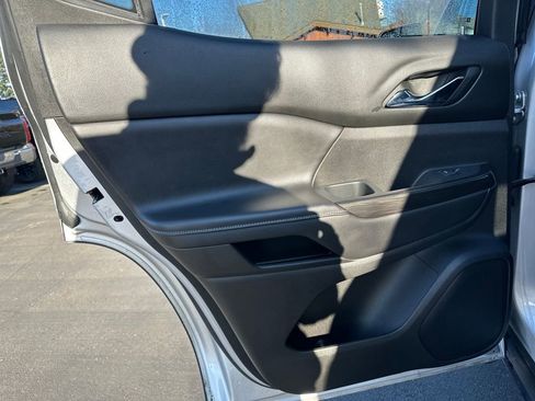 Used 2018 GMC Acadia SLT image 13