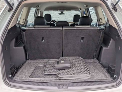 Certified 2025 Volkswagen Atlas SE FWD image 13