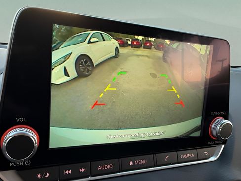 New 2025 Nissan Sentra SR image 13