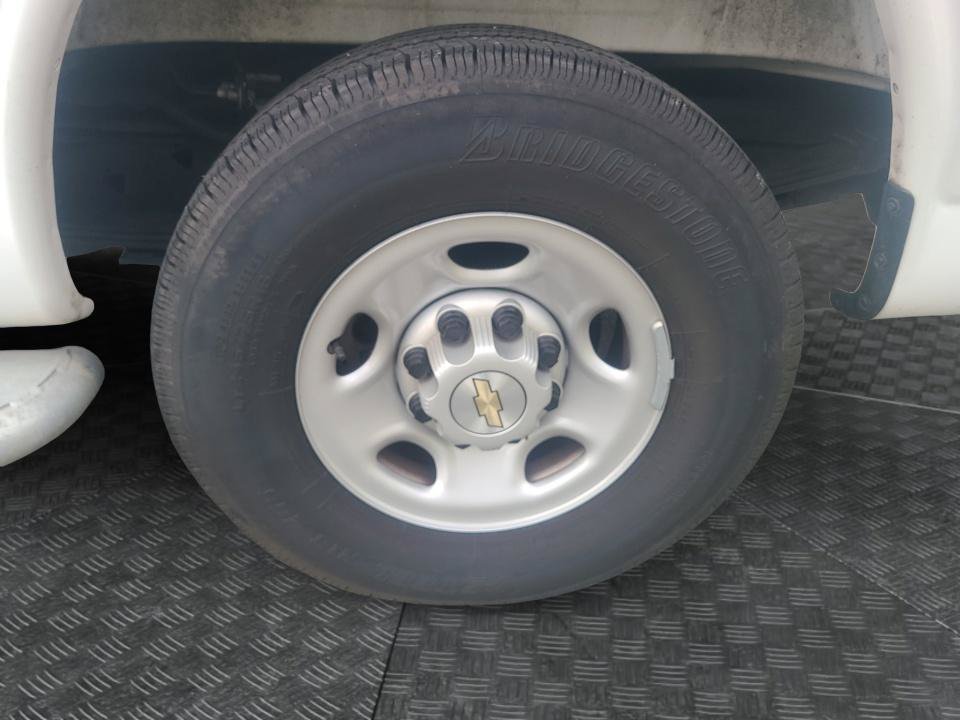 Used 2025 Chevrolet Express 2500 w/ Driver Convenience Package RWD image 22