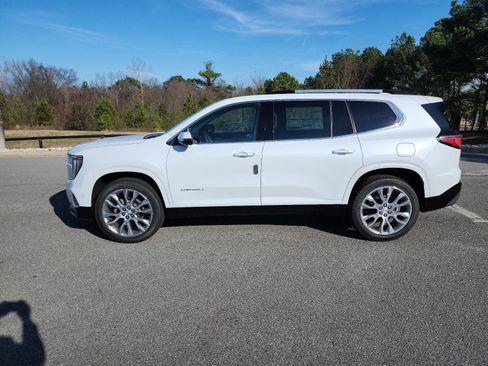 New 2026 GMC Acadia Denali w/ Super Cruise Package image 2