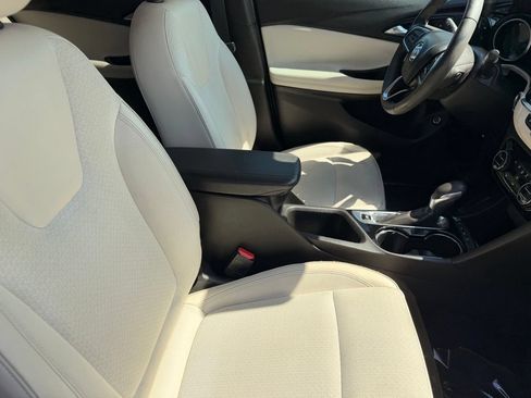 Used 2020 Buick Encore GX Select w/ Experience Buick Package AWD/4WD image 9