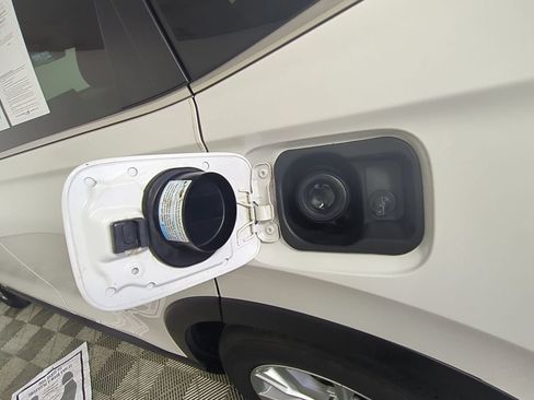 Used 2025 Honda CR-V EX-L image 16