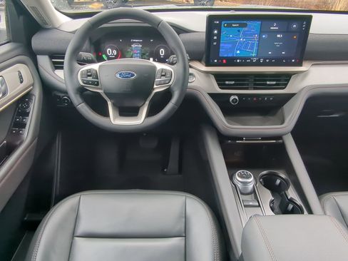 Certified 2025 Ford Explorer Active w/ Active Comfort Package image 14