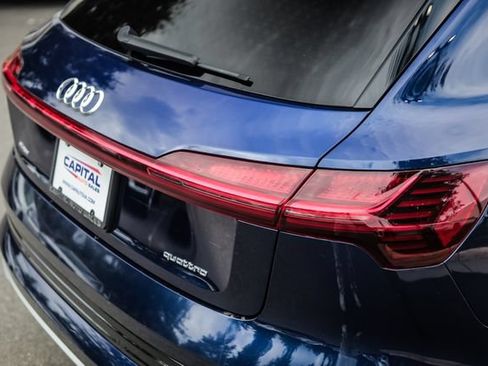 Used 2022 Audi e-tron Premium Plus AWD/4WD image 28